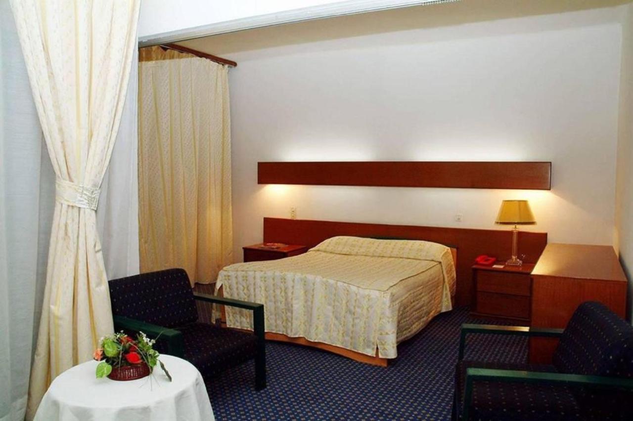 Hotel Chelia バトナ エクステリア 写真