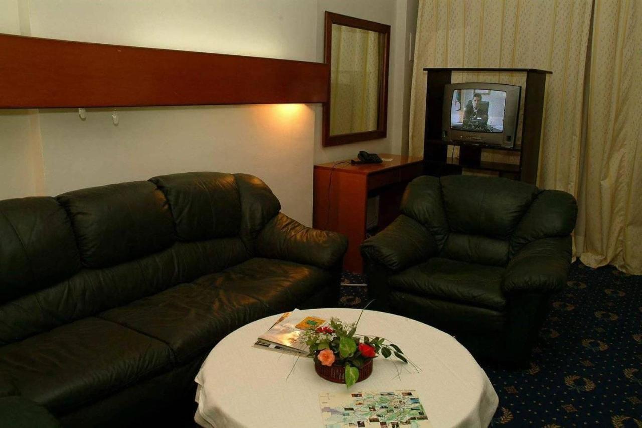 Hotel Chelia バトナ エクステリア 写真